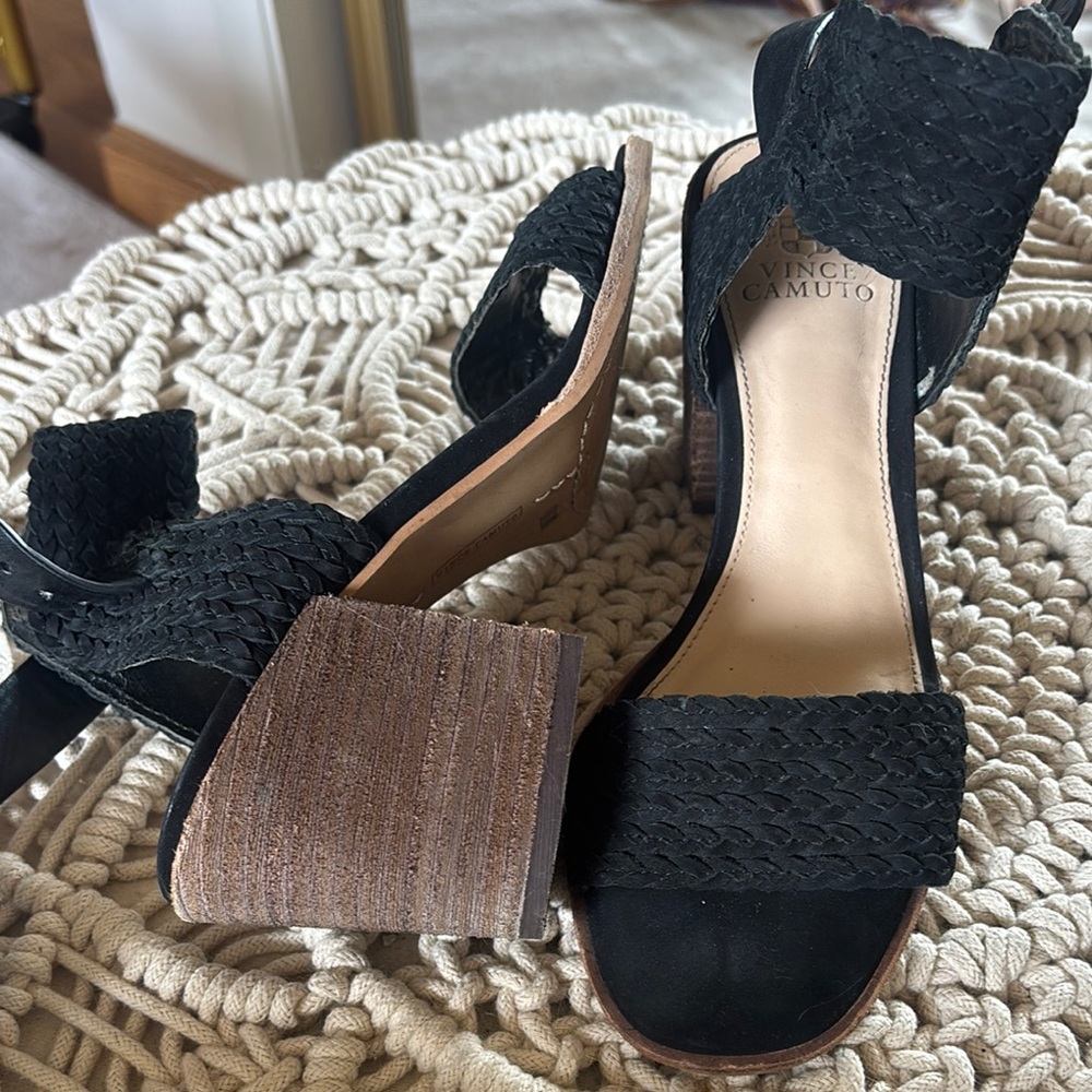 Vince Camuto Black Sandals with Cushioned Footbed
